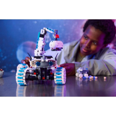 LEGO Technic - Lunární rover Lunar Outpost™