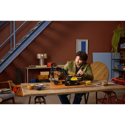 LEGO Technic - Bagr Volvo EC500 Hybrid