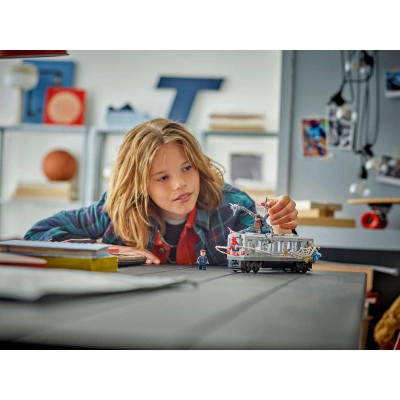 LEGO Marvel - Spider-Man vs. Doc Ock: Scéna v metru