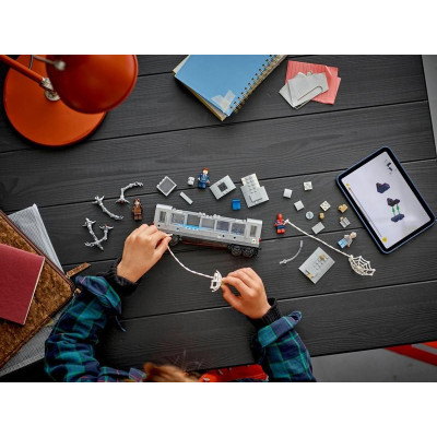 LEGO Marvel - Spider-Man vs. Doc Ock: Scéna v metru