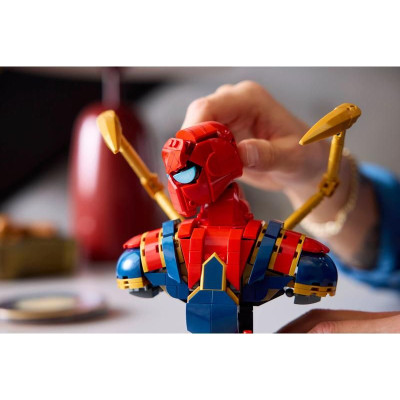LEGO Marvel - Busta Iron Spider-Mana