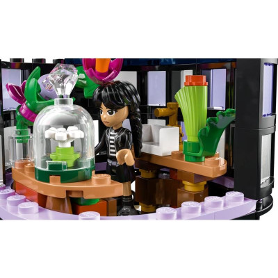 LEGO Wednesday - Černá jiřina