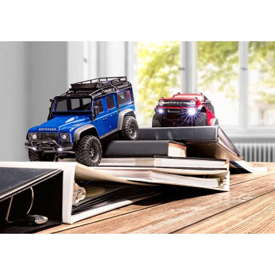 Traxxas TRX-4M Land Rover Defender 1:18 RTR x-modrý