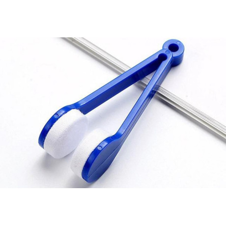 Szemüvegtisztító kefe