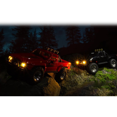 Venture18 1985 Toyota Hilux SR5 - červený