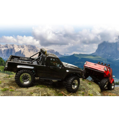 Venture18 1985 Toyota Hilux SR5 - červený