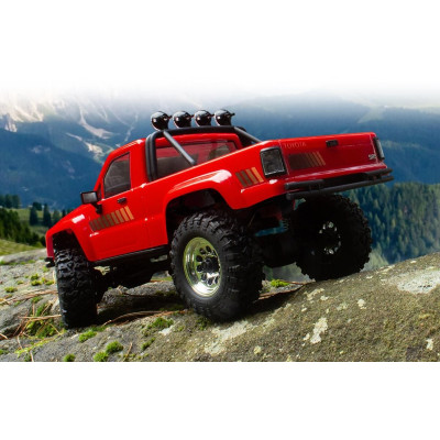 Venture18 1985 Toyota Hilux SR5 - červený