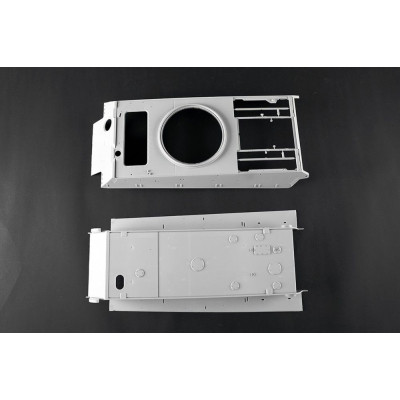 Trombitás Pz.Kpfw.VI Sd.Kfz.182 Tiger II (Porsche korai gyártású jármű) 1/16