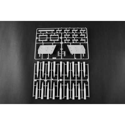 Trombitás Pz.Kpfw.VI Sd.Kfz.182 Tiger II (Porsche korai gyártású jármű) 1/16