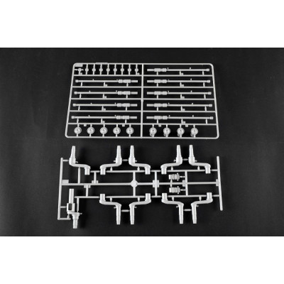 Trombitás Pz.Kpfw.VI Sd.Kfz.182 Tiger II (Porsche korai gyártású jármű) 1/16