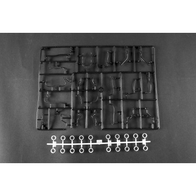 Trombitás Pz.Kpfw.VI Sd.Kfz.182 Tiger II (Porsche korai gyártású jármű) 1/16