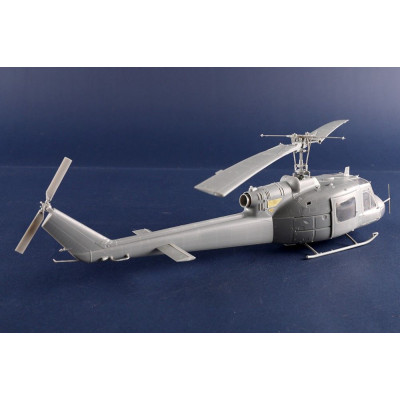 Trumpeter Bell UH-1B Huey 1/35