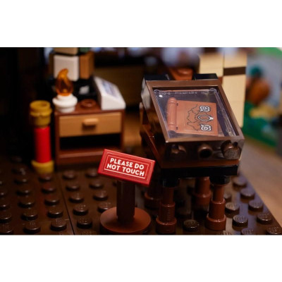 LEGO Ideas - Disney Hokus pokus: Chatka sester Sandersonových