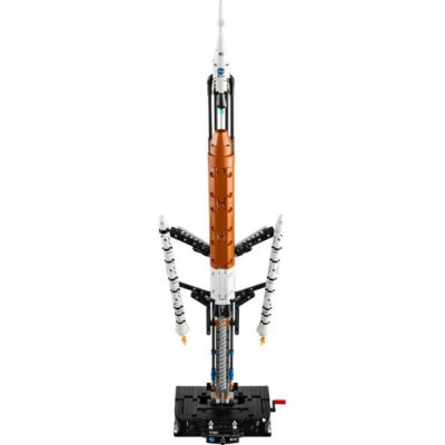LEGO Technic - NASA Artemis űrindító rendszer rakéta