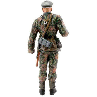 1/16 figurka Sd.Kfz. 251 velitel čety (poručík), ručně malovaná, platan kamufláž, jaro