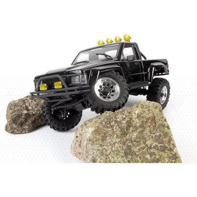 Venture18 Flux 1985 Toyota Hilux SR5 - černý