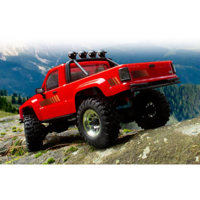 Venture18 Flux 1985 Toyota Hilux SR5 - červený