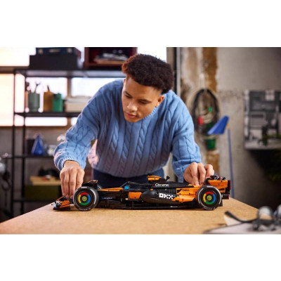 LEGO Technic - McLaren F1 Team MCL39