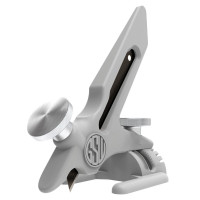 A Green Stuff World 3D nyomtatott ferdevágója egy precíziós eszköz, amellyel precíz, szögletes vágásokat lehet készíteni EVA habból és hablemezekből. -60° és +60° között állítható szögekkel, ergonomikus kialakítású mindkét kéz számára, és tíz kiváló minőségű SK5 acél pengével rendelkezik a tiszta, professzionális eredmények érdekében cosplayben és modellkészítésben.