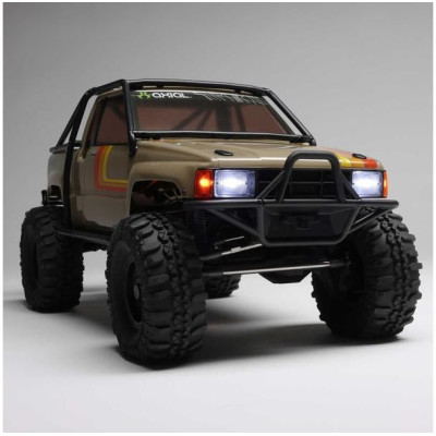Axial SCX10 III Toyota SR5 1987 1:10 4WD RTR pískový