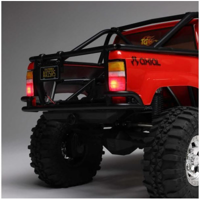 Axial SCX10 III Toyota SR5 1987 1:10 4WD RTR červený