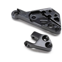 Alkatrész az Axial SCX10 III RC modellautóhoz: állítható Panhard konzol. Tartós fém kialakítás. Kompatibilis az AR45 és AR45P tengelyekkel és az összes SCX10III vázzal.