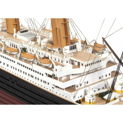 OCCRE Titanic 1:300 kit