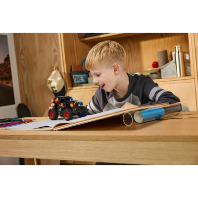 LEGO Technic - Monster Jam™ Grave Digger™ Oheň a led