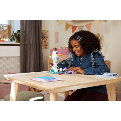 LEGO Disney - Olaf a Bruni na zábavném pikniku