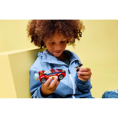 LEGO Marvel - Spider-Man a auto vs. venomizovaný Wolverine