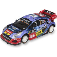 SCX Classic Ford Puma WRC - Sesks 25 (4WD) pályaautó 1:32 méretarányban, világítással, SCX Classic analóg pályákhoz. Ha kiegészíted az SCX Advance A típusú - hosszú SCXE10405X200 átalakító készletet, az autót használhatod az Advance pályán is.
