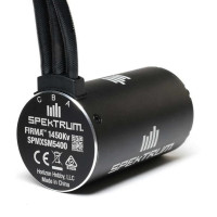 A Spektrum Firma 1450 fordulat/perc fordulatszámú váltakozó áramú motor 1:7, 1:5 méretarányú RC autómodellekhez készült, maximális teljesítménye 8S LiPo akkumulátor. 4 pólusú rotoros kialakítás 8 mágnessel, alumínium testtel, 8 mm-es ötvözött acél kimenőtengellyel és precíziós csapágyakkal. 6,5 mm-es aranyozott csatlakozókkal ellátott kábelek.