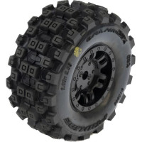 Komplett Pro-Line kerekek 1:16 Mojave GROM RC autó modellekhez. Méret ⌀64x27mm. A Split Six tárcsafék fekete. Badlands MX gumik, M2 (közepes) keménységű keverék. A hajtókar 12 mm-es hatszögletű.