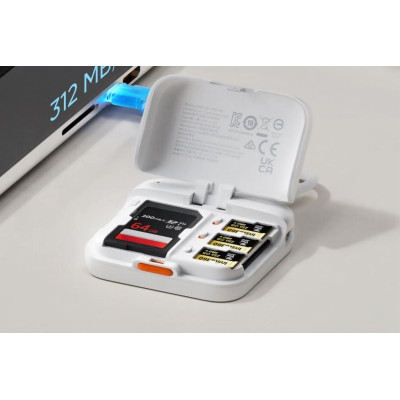 Insta360 2-in-1 pouzdro se čtečkou karet