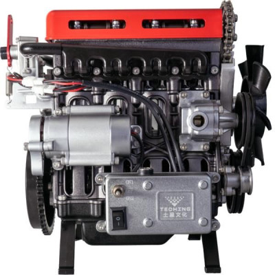 Teching čtyřválcový motor přeplňovaný