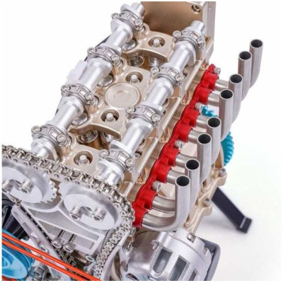 Teching čtyřválcový motor