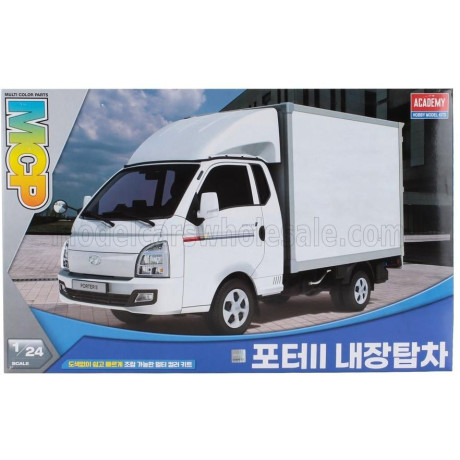 ACADEMY HYUNDAI PORTER BOX TRUCK 1981 1/24