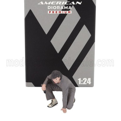 AMERICAN DIORAMA FIGURES GILR TOP TUNER 1 - VARIOUS 1/24