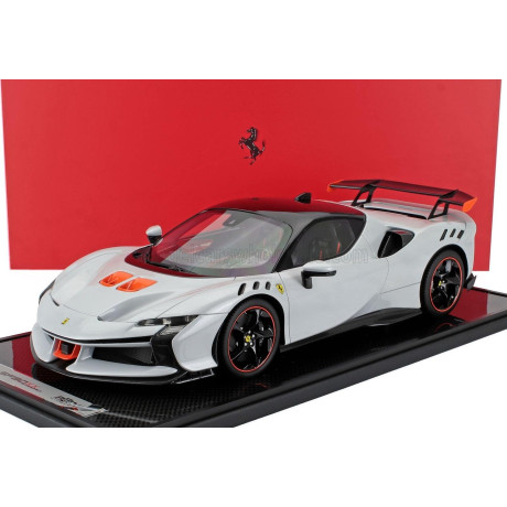 BBR MODELS FERRARI SF90 XX STRADALE 2024 - CON VETRINA - WITH SHOWCASE - BIANCO ARTICO - WHITE MET ORANGE BLACK 1/12