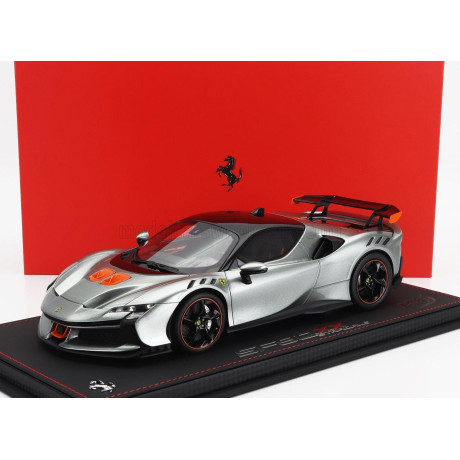 BBR MODELS FERRARI SF90 XX STRADALE 2024 - CON VETRINA - WITH SHOWCASE - GRIGIO COMPETIZIONE - GREY MET ORANGE 1/18