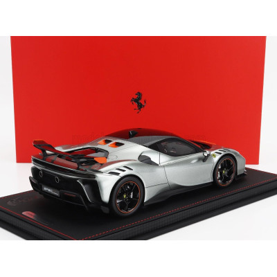 BBR MODELS FERRARI SF90 XX STRADALE 2024 - CON VETRINA - WITH SHOWCASE - GRIGIO COMPETIZIONE - GREY MET ORANGE 1/18
