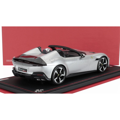 MR MODELS FERRARI 12CILINDRI SPIDER V12 830cv 2024 - CON VETRINA - WITH SHOWCASE - ARGENTO NURBURGRING - SILVER 1/18