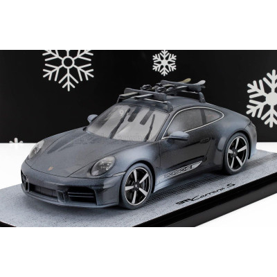 SPARK MODEL PORSCHE 911 992-2 CARRERA S COUPE 2024 - CHRISTMAS EDITION 2025 WITH SKI AND SNOW EFFECT - CON VETRINA - WITH SHOWCA