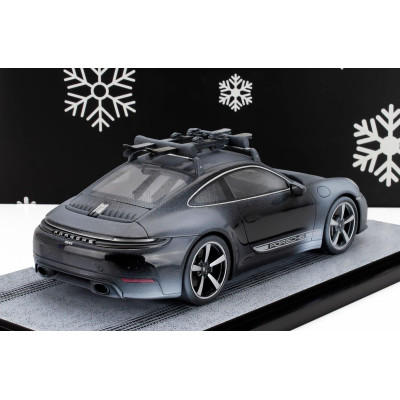 SPARK MODEL PORSCHE 911 992-2 CARRERA S COUPE 2024 - CHRISTMAS EDITION 2025 WITH SKI AND SNOW EFFECT - CON VETRINA - WITH SHOWCA