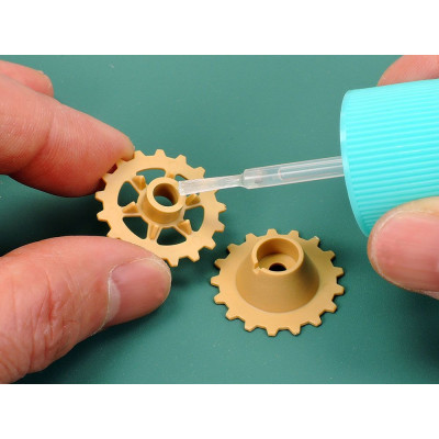 Tamiya lepidlo (s nízkou pachom) 40ml