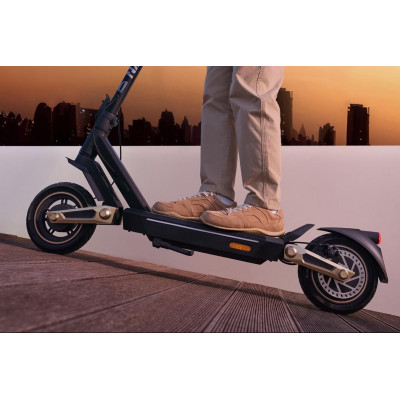 Elektrická koloběžka NAVEE ST3