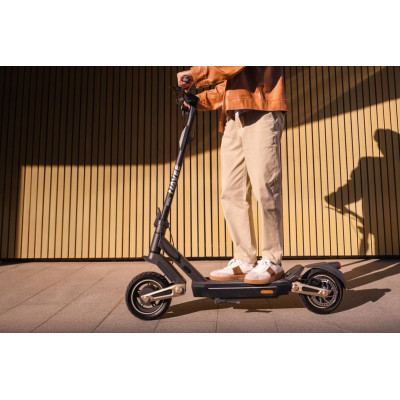 Elektrická koloběžka NAVEE ST3 Pro