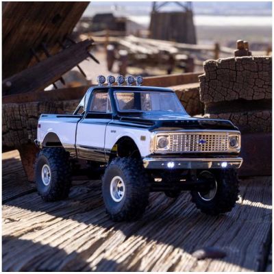Axial SCX24 Chevrolet C10 1971 1:24 4WD RTR černý