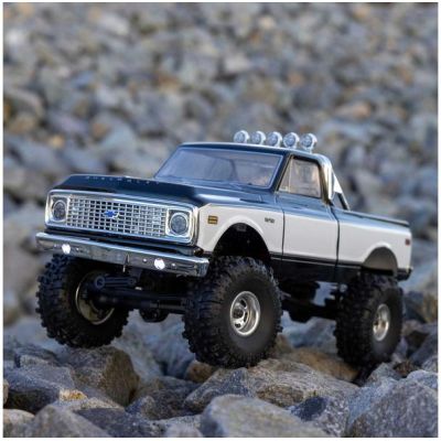 Axial SCX24 Chevrolet C10 1971 1:24 4WD RTR černý