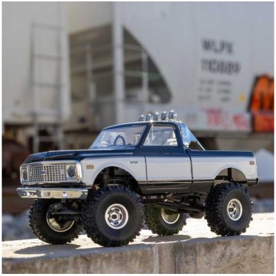 Axial SCX24 Chevrolet C10 1971 1:24 4WD RTR oranžový